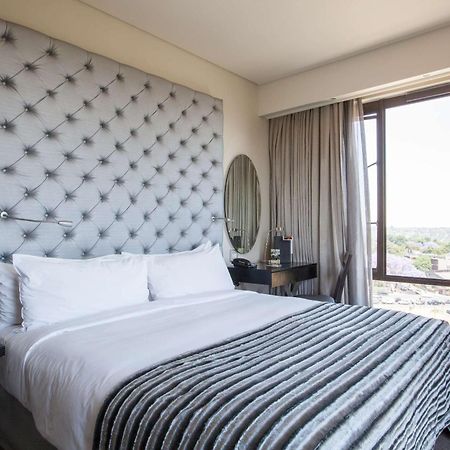 Southern Sun Hyde Park Sandton Johannesburg Exterior photo
