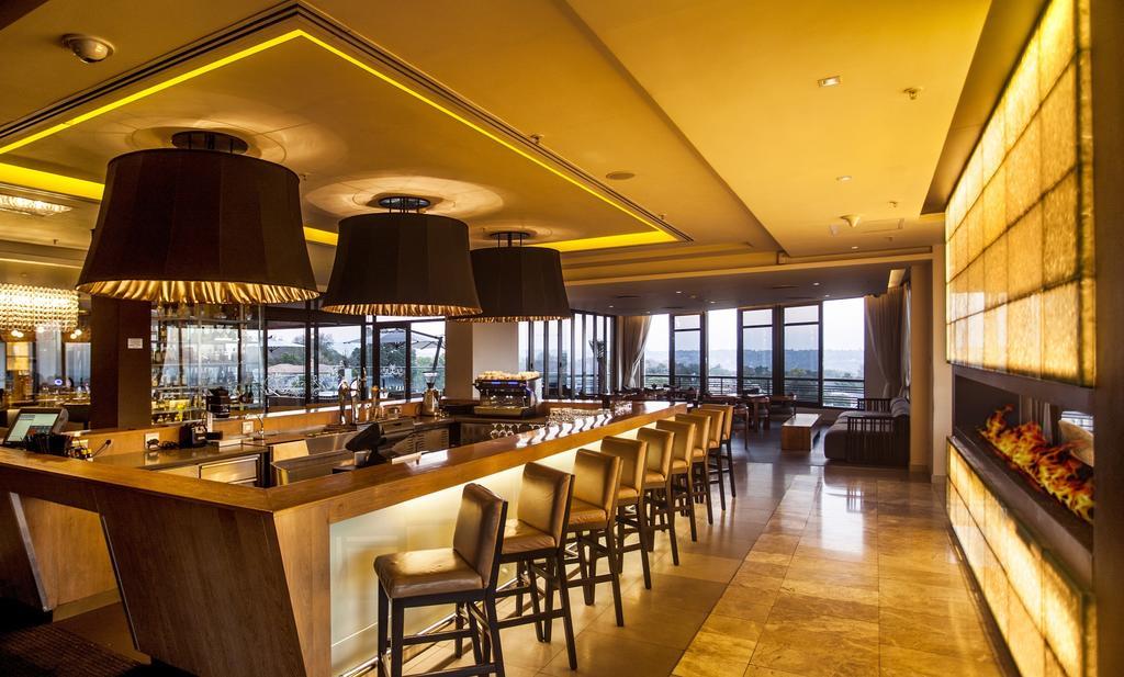 Southern Sun Hyde Park Sandton Johannesburg Exterior photo