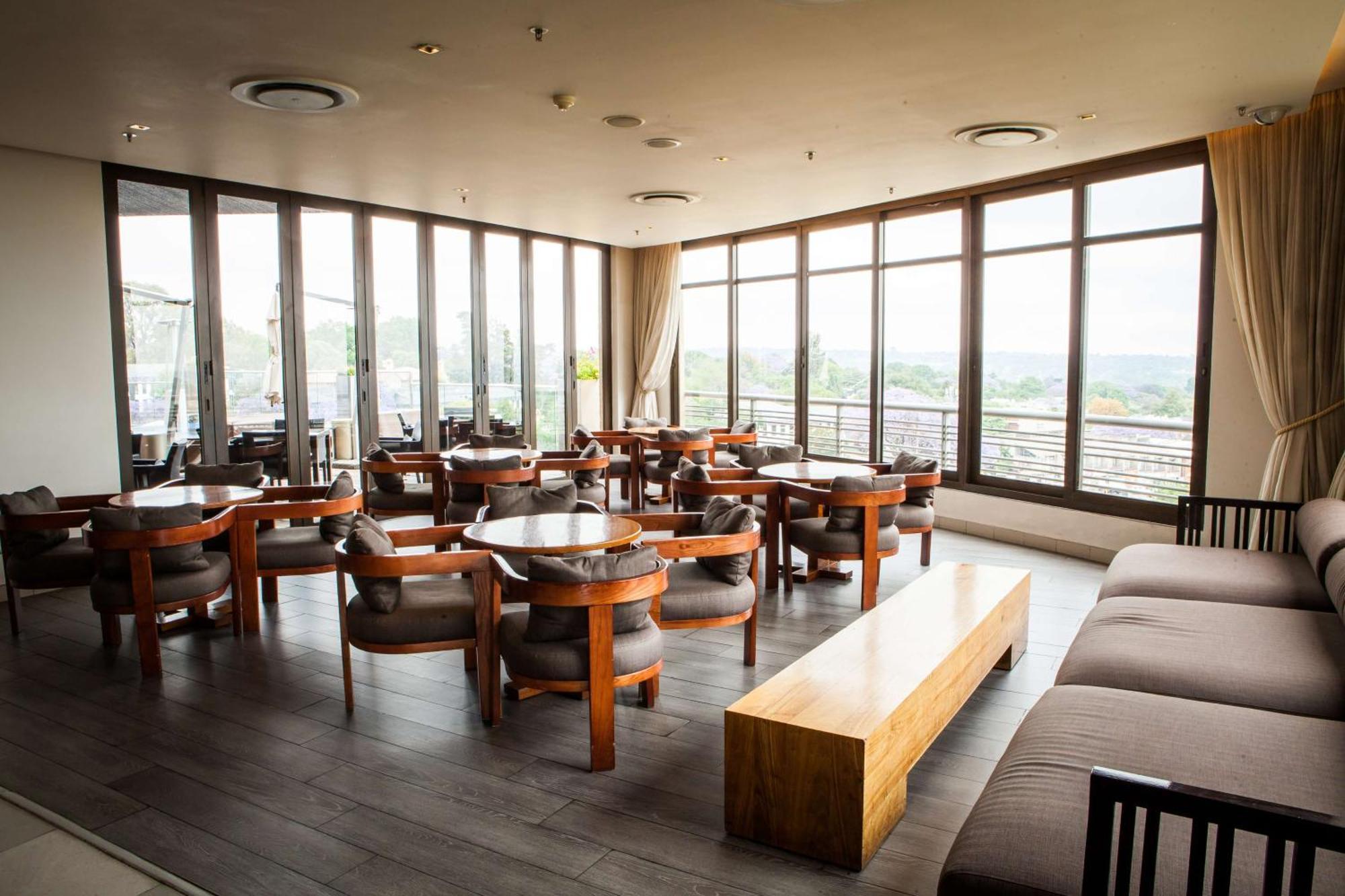 Southern Sun Hyde Park Sandton Johannesburg Exterior photo